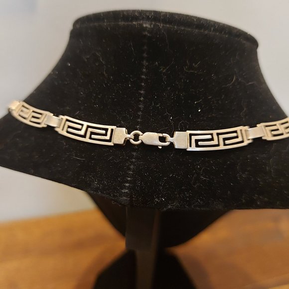 Mexican 925 Silver Greek Infinity Key Necklace - Picture 4 of 9